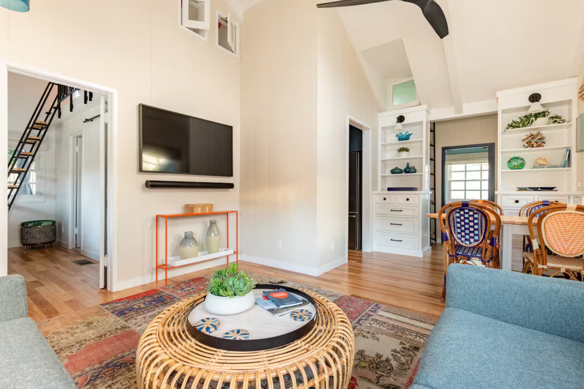 Inn Through the Orange Door