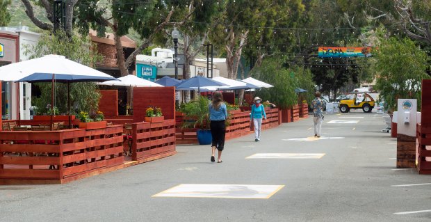 Promenade on Forest Promenade on Forest