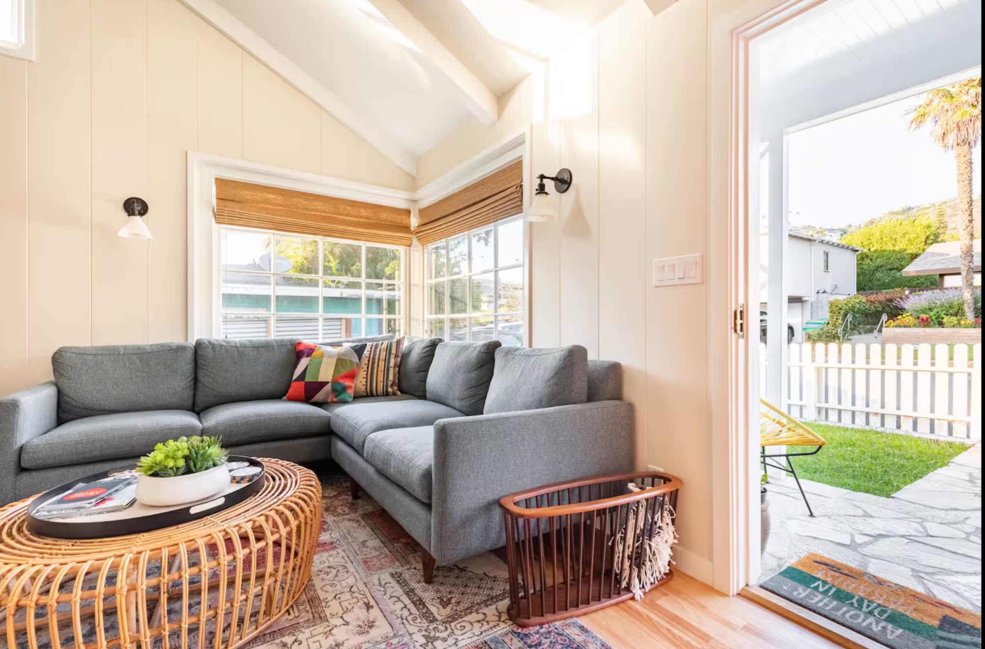 Inn Through the Orange Door